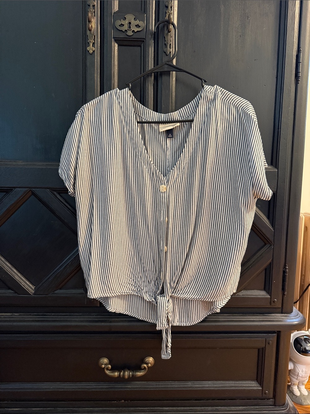 Striped Tie-Front V-Neck Short Sleeve Top - Blue/White